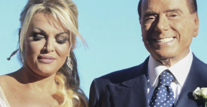 Francesca Pascale ricoperta di soldi da Silvio Berlusconi